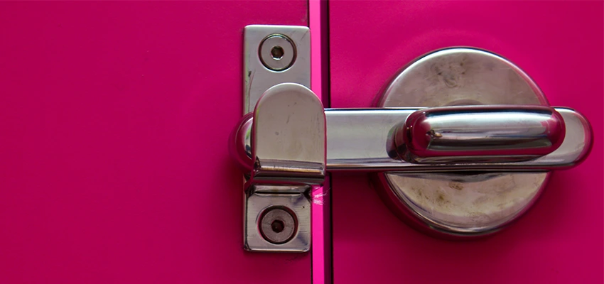 Childproof Gate Lock in Woodside, California