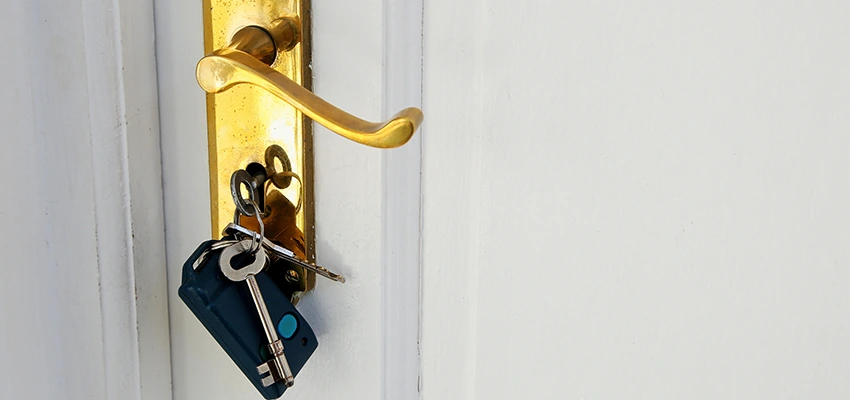 Broken Door Key Extraction in Woodside, CA